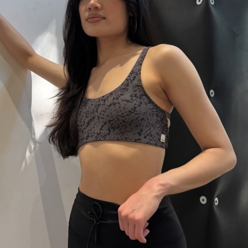 Vuori Yosemite Bra in Chia Stucco